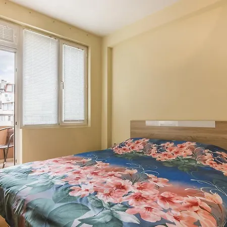 Ibar & Garage شقة